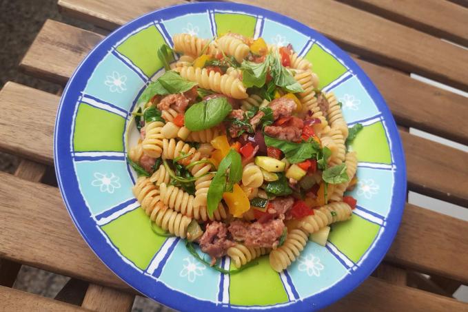 Těstoviny s mletým masem a zeleninou