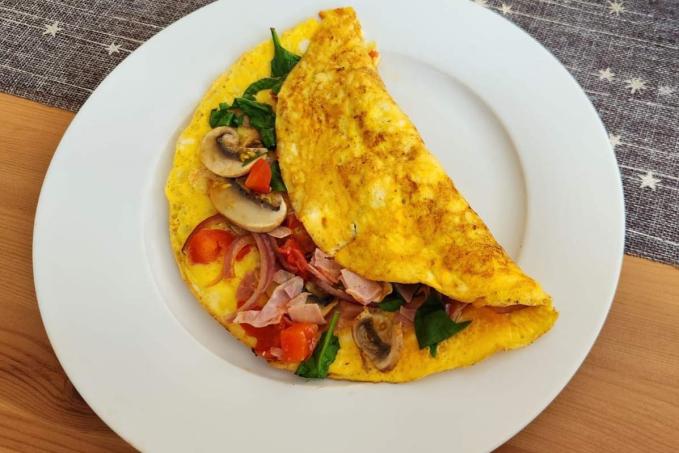 Omeleta se žampiony a zeleninou