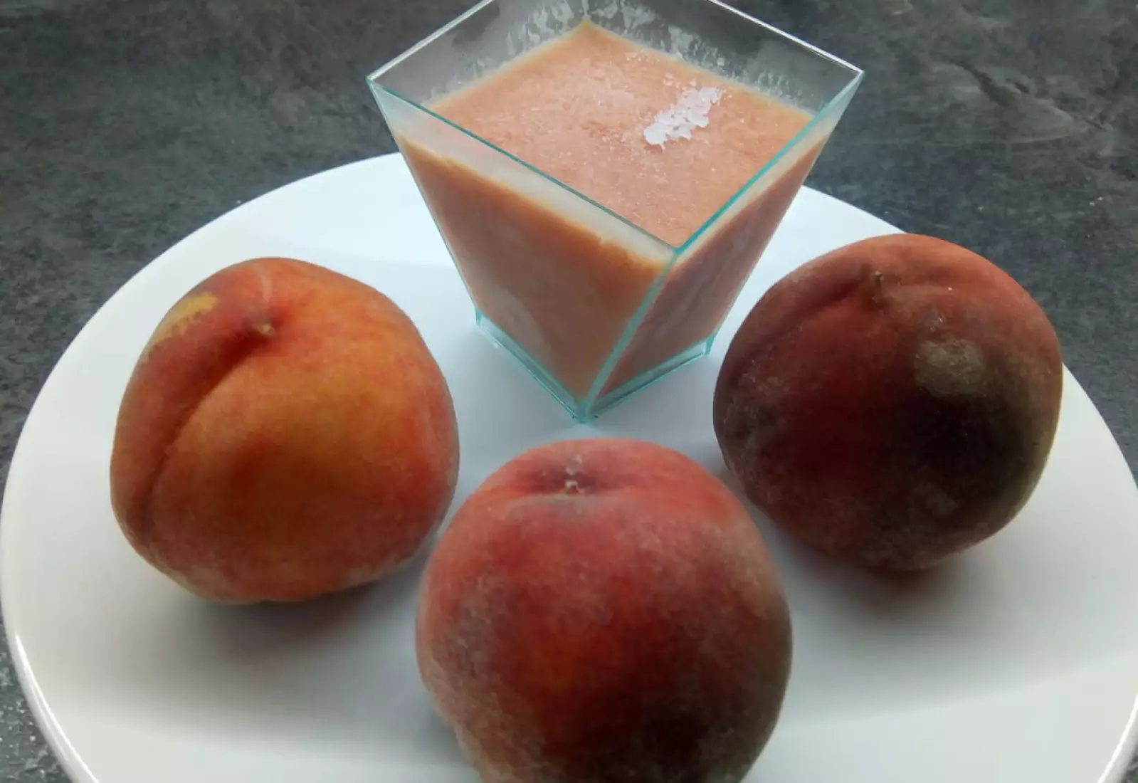 Broskvová tvarohová zmrzlina