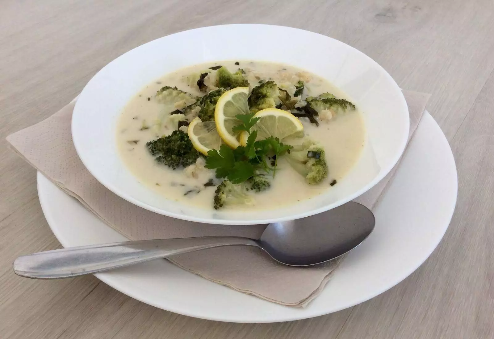 Kokosová polévka s brokolicí